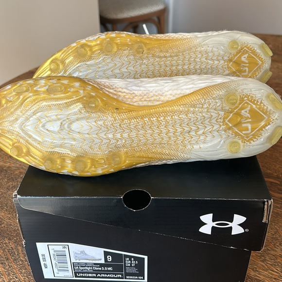 Under Armour football cleats. Used size men’s 9 - Picture 6 of 8